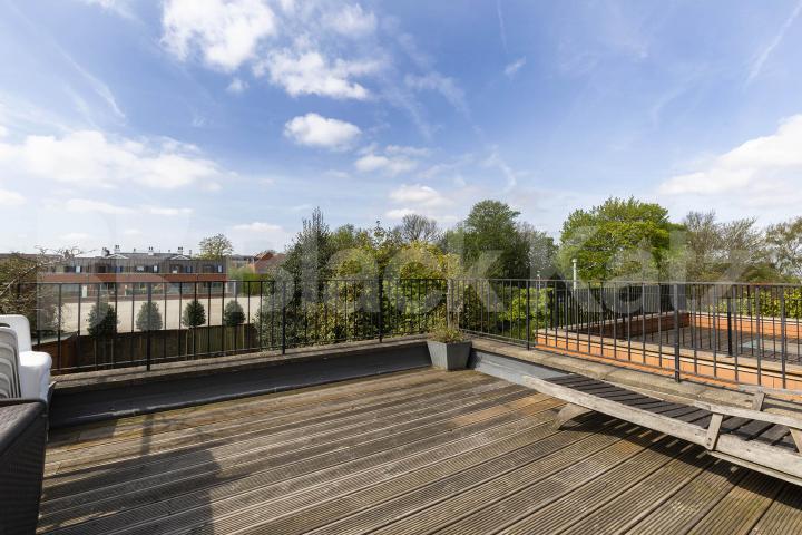 Spacious three double bedroom property with terrace Ferncroft Avenue, Hampstead